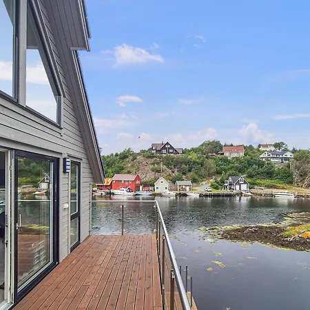 5 Bedroom Gorgeous In Bremnes