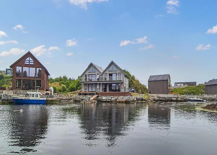 Feriehus Amazing In With Wifi Bremnes